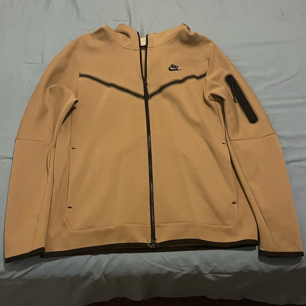 NEW w/out tags Nike Sportswear Tech Fleece Windrunner